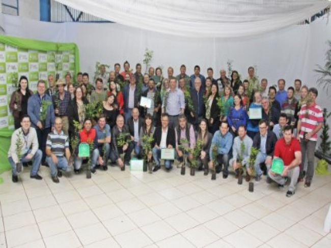 Coprel Ecologia: unio de muitos, para cuidar do planeta de todos