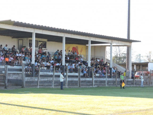 Vila Operria vence e garante vaga