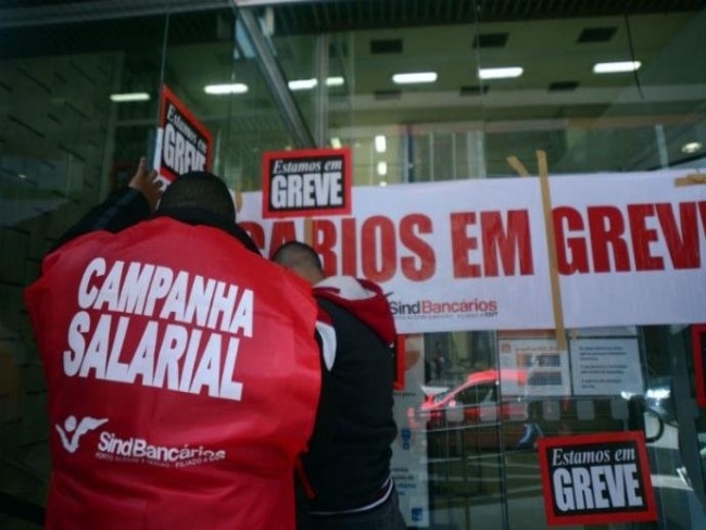 Bancrios realizam hoje assembleias para discutir fim da greve