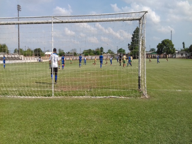 Vila Operria vence e segue na Copa A Razo 2016