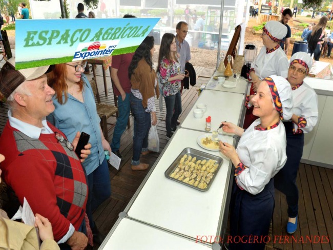 EXPOINTER - Cozinha Demonstrativa da Emater/RS-Ascar realiza receitas dirias de aproveitamento de alimentos