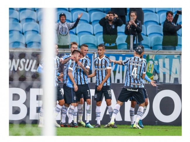 Grmio vence o Defensor e  a segunda melhor campanha da Libertadores