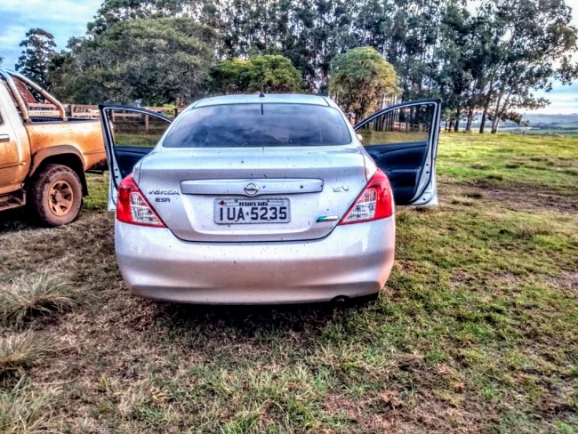 Carro roubado   abandonado no interior de Tupanciret 