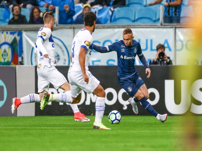   Grmio fica no empate em 1 a 1 com o Cruzeiro na Arena