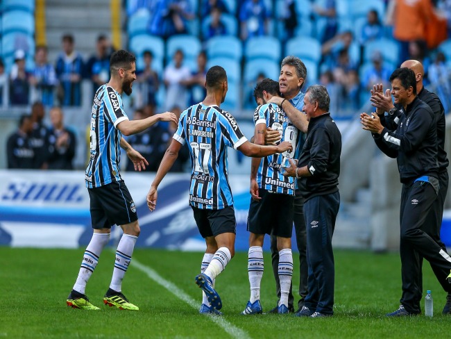 Grmio vence o Paran por 2 a 0 no dia do seu Aniversrio