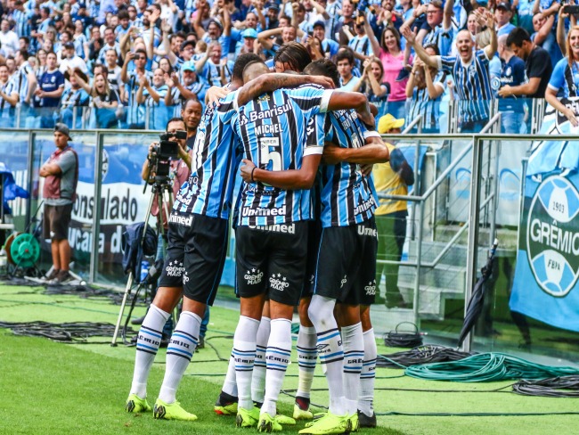 Grêmio vence a Chape, está no G4 e conquista vaga na Libertadores  