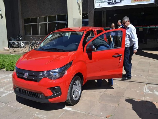 Administrao Municipal recebe o carro 0 km do IPTU Premiado 2019