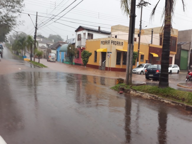 Previso se confirma e chuva vem em grande volume