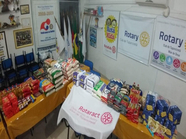 Rotaract j recebeu 250 kg de alimentos para ao beneficente   