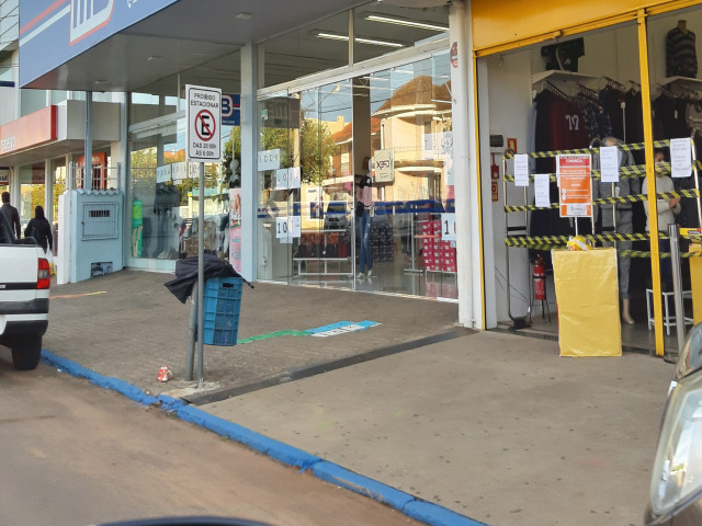 Alterao do horrio de estacionamento da faixa azul da Av. Vaz Ferreira 