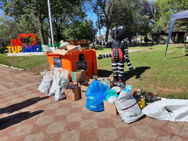 Coletao de Vidros: ao de preveno para combater o mosquito Aedes Aegypti