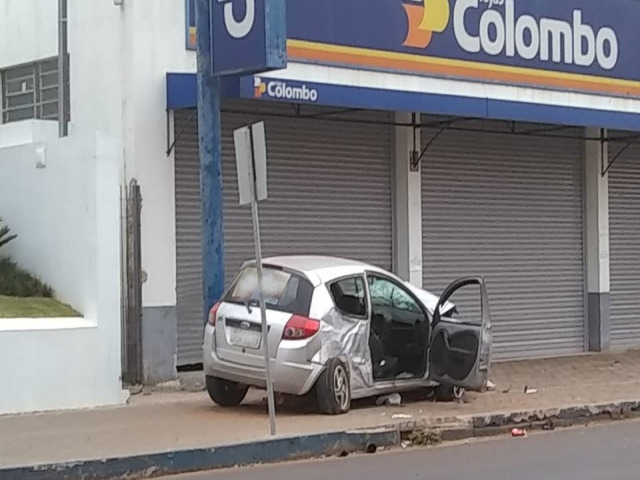 Trnsito: acidente na rea central de Tupanciret 