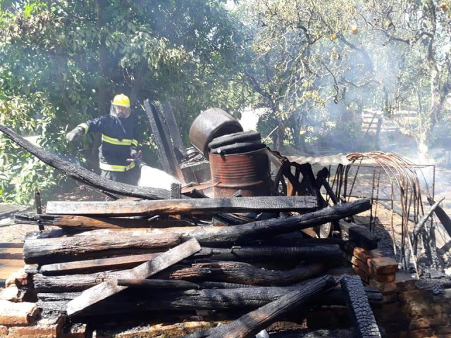 UBVT combate incndio na rea central de Tupanciret 