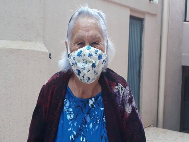 Idosa de 87 anos  a primeira vacinada na Casa de Cultura contra a COVID-19 em Tupanciret