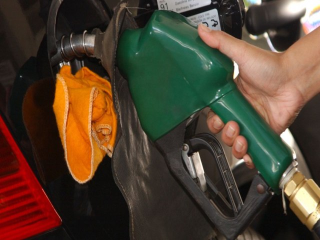 Sucessivos aumentos no preço do combustível incentivam ações no Congresso
