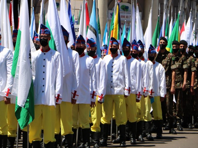 Tupanciret est entre os municpios homenageados no Desfile das Bandeiras da Genealogia de Cruz Alta 