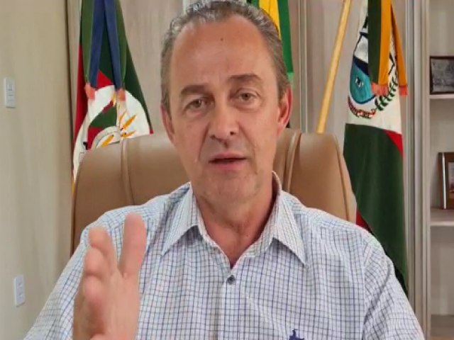 Vdeo: prefeito usa as redes sociais para repassar mensagem de fim de ano