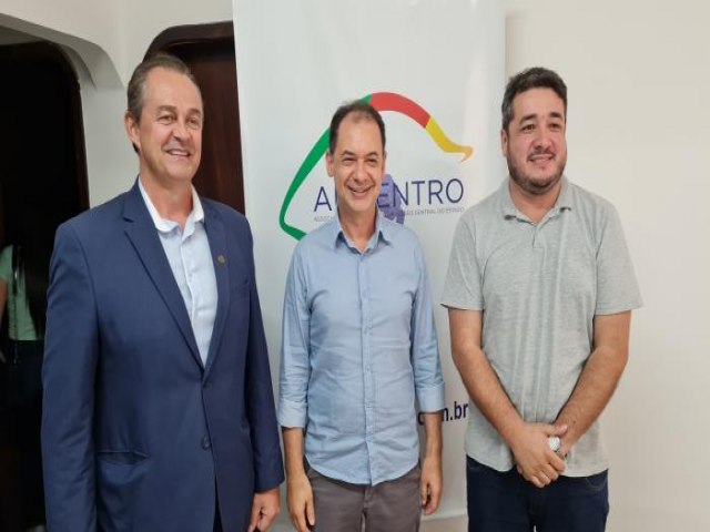 Prefeito Gustavo Terra faz parte da nova diretoria da AM Centro