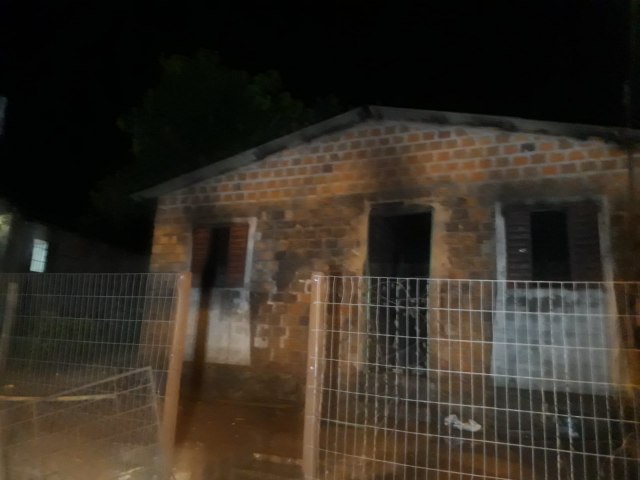 Incêndio em residência nesta madrugada em Tupanciretã