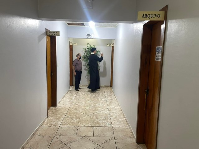 Câmara de Vereadores recebe a visita do padre Clécio dos Santos Almeida 