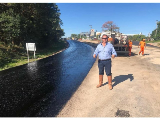 Pelas redes sociais, prefeito Gustavo Terra comemora incio das obras na ERS-392 