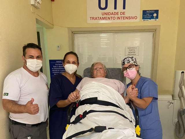 Paciente de 82 anos retorna a Tupanciretã após 13 dias internada em UTI Covid