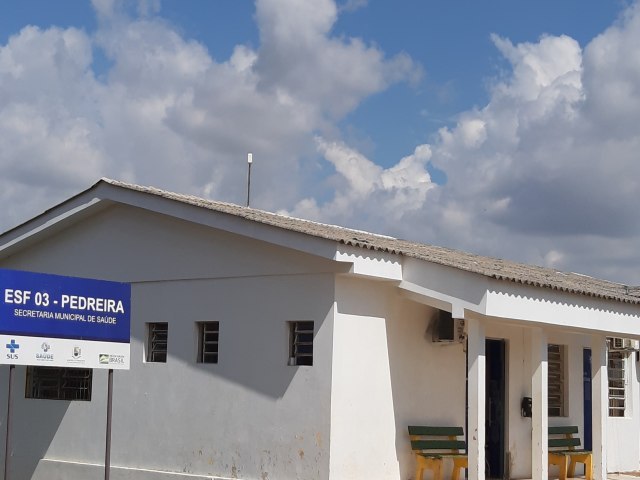 Idosos recebem vacina da gripe durante a tarde desta quinta (7) 