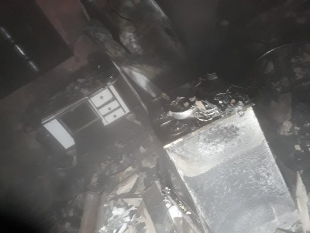 UBVT combate incêndio em residência no bairro Pedreira 
