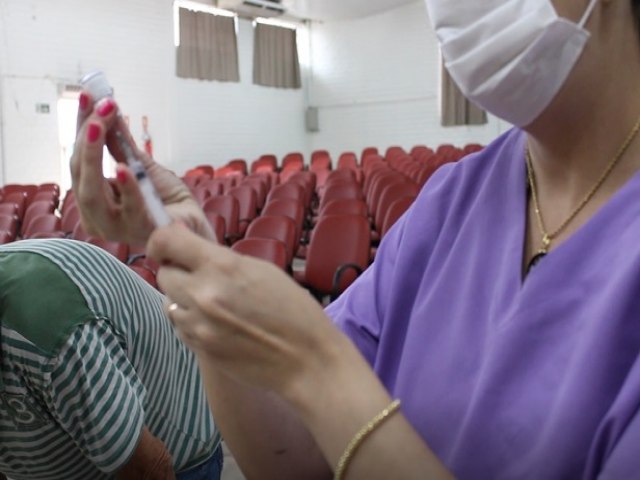 Aplicação da vacina contra a Covid-19 passa para o posto do Centro
