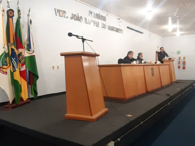 Cmara de Vereadores aprova aumento na margem de emprstimo para servidores municipais 