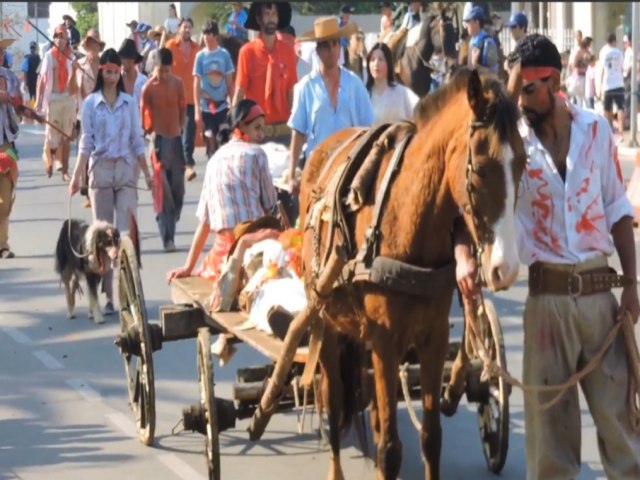 Desfile Farroupilha 2022 marca o retorno do tradicionalismo  Avenida Vaz Ferreira no Dia do Gacho