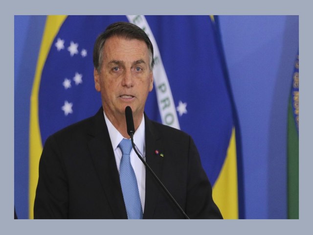 Presidente Bolsonaro faz a primeira manifestao pblica aps derrota nas eleies