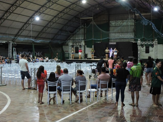 Ensaio para o Baile Municipal de Carnaval encerra fase de preparao