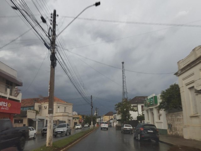 Alerta de possibilidade de tempestade em Tupanciret segue at o final da noite desta quinta, 23