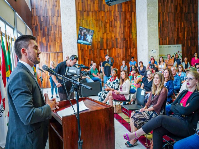 Coordenada por Ado Pretto, Frente Parlamentar vai conscientizar homens pelo fim da violncia contra as mulheres