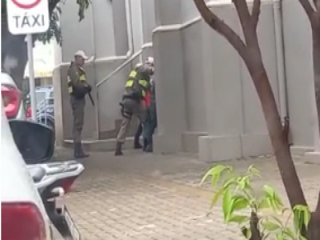 Vdeo de abordagem da BM ao lado de Igreja no tem relao com ataque a escola  