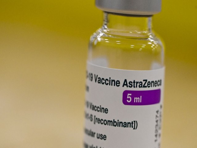 Vacina Oxford/Astrazeneca  segura e segue sendo utilizada no Brasil, diz Ministrio da Sade