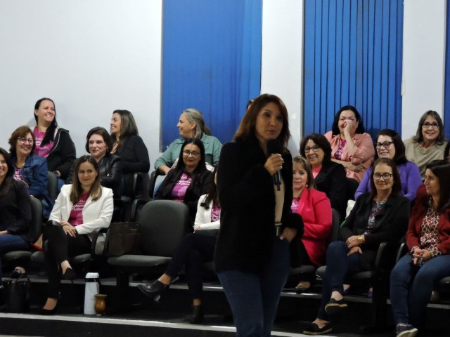 Vereadora de Porto Alegre, Comandante Ndia (PP), realiza palestra sobre fortalecimento da mulher na sociedade e na poltica 