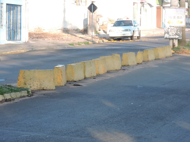 Vereador Carlos Augusto sugere criao de rtula em trecho na Rua Cel. Luiz Azevedo, em Tupanciret 