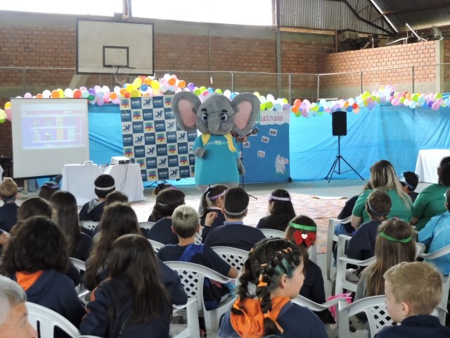 Escola Estadual de Ensino Mdio Joaquim Nabuco fica na 1 colocao na regio no Projeto Elefante Letrado