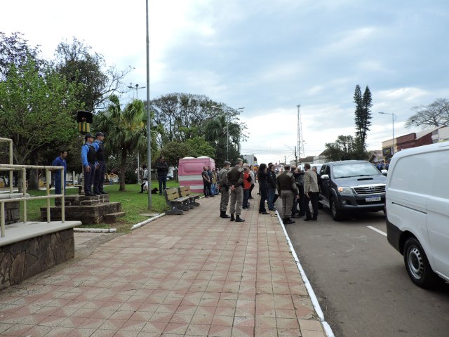 Encerramento da Semana da Ptria em Tupanciret  marcado por homenagem ao tenente Eleno 