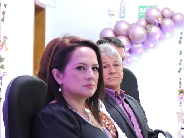 Câmara de Vereadores presta homenagem à professora Angela Pinto 