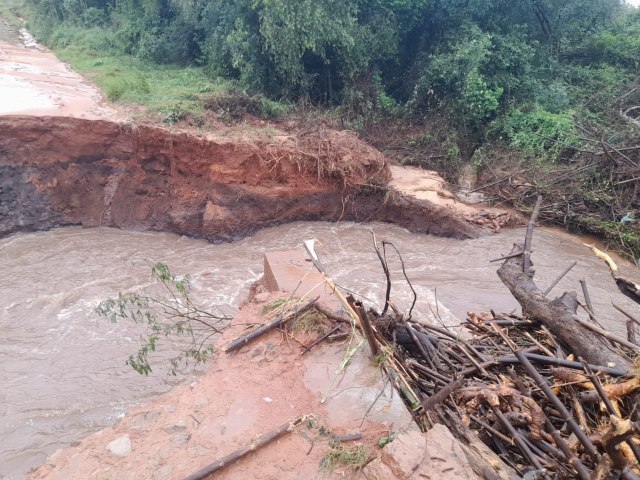 Enxurrada arrasta cabeceira de ponte na localidade São Xavier, interior de Tupanciretã