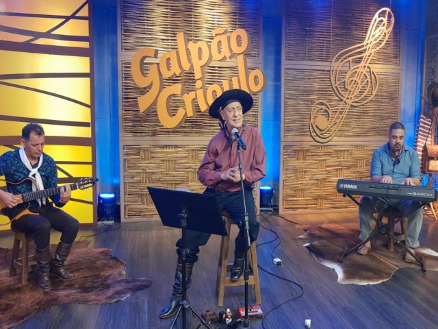 Msico tupanciretanense se apresenta ao lado de Joo Chagas Leite no programa Galpo Crioulo 