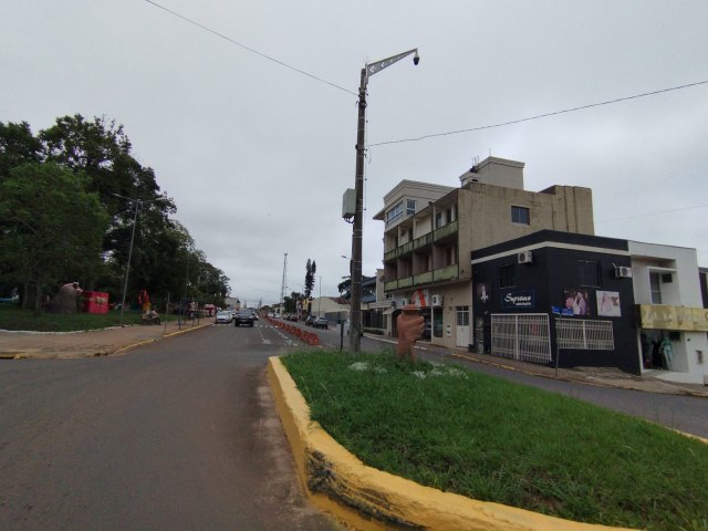 Trnsito em frente  Praa Cel. Lima alterado para montagem da estrutura para shows do aniversrio de Tupanciret