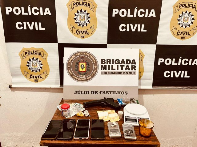Polcia Civil prende dois homens em flagrante por trfico de drogas em Jlio De Castilhos 