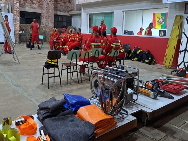 Workshop de Resgate Veicular Capacita Voluntrios dos Bombeiros em Tupanciret 