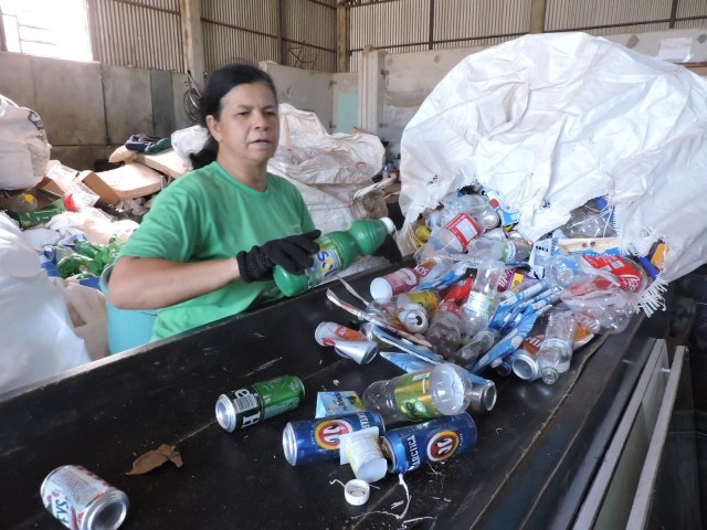 Recicladores tm queda no faturamento pelas enchentes no RS