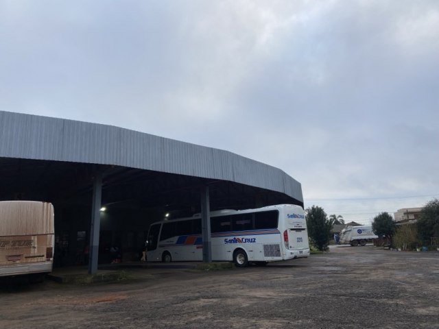 Casal que aguardou o fim de semana na rodoviria ganha passagens 