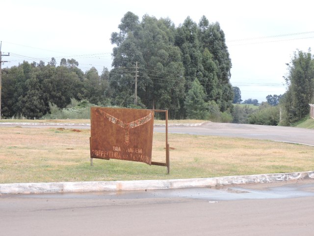 Secretrio de Planejamento, Ezequiel Cella, comenta sobre obra na estrada Tup-Jari